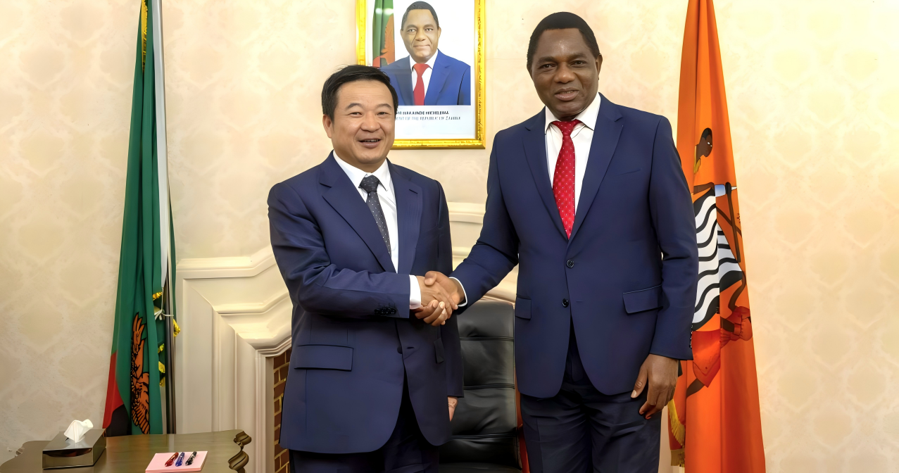 文崗拜會(huì)贊比亞總統(tǒng)哈凱恩德·希奇萊馬